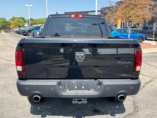 2024 RAM 1500 Classic Warlock Crew Cab 4x4 5'7' Box