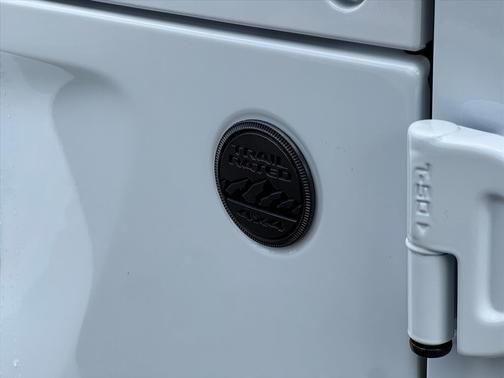 2025 Jeep Gladiator High Tide