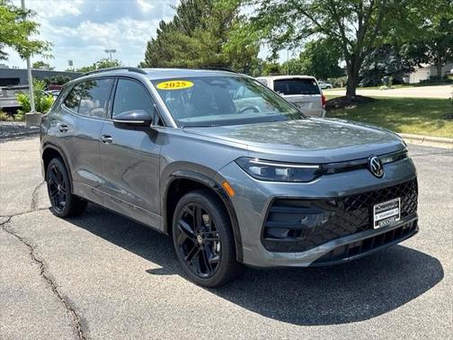 2025 Volkswagen Tiguan 2.0T SE R-Line Black 4MOTION