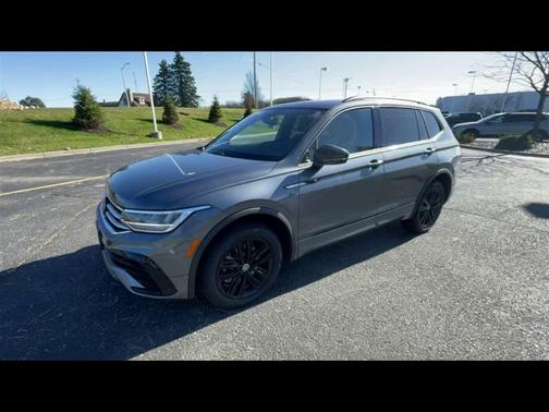 2022 Volkswagen Tiguan 2.0T SE R-Line Black 4MOTION