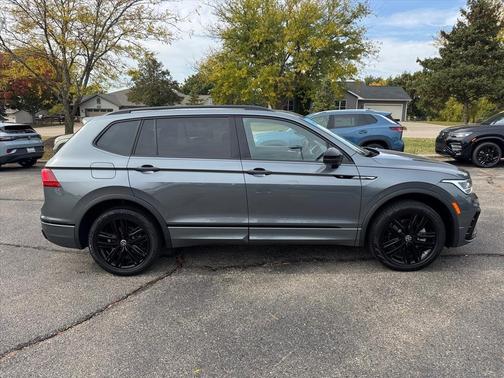 2022 Volkswagen Tiguan 2.0T SE R-Line Black 4MOTION
