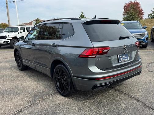 2022 Volkswagen Tiguan 2.0T SE R-Line Black 4MOTION