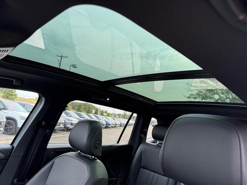 2022 Volkswagen Tiguan 2.0T SE R-Line Black 4MOTION