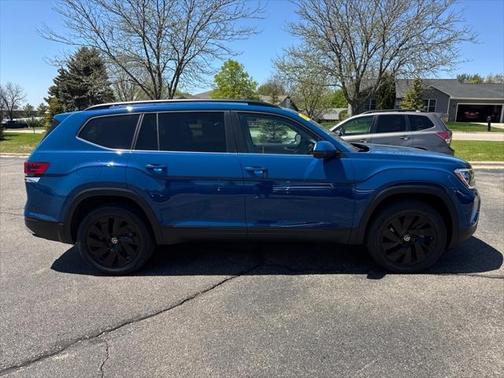 2025 Volkswagen Atlas 2.0T SE w/Technology 4MOTION