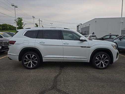 2025 Volkswagen Atlas 2.0T SEL Premium R-Line 4MOTION