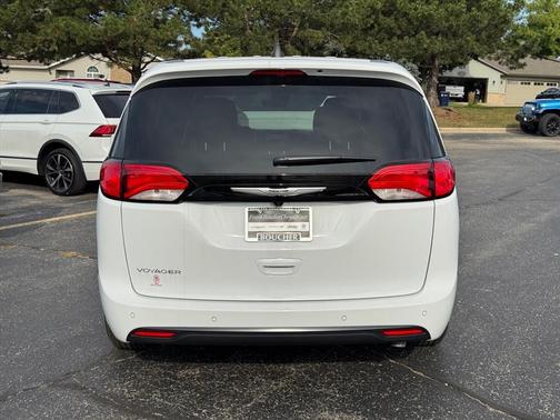 2026 Chrysler Voyager LX