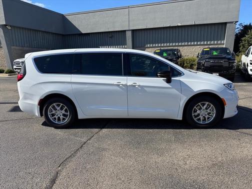 2026 Chrysler Pacifica L