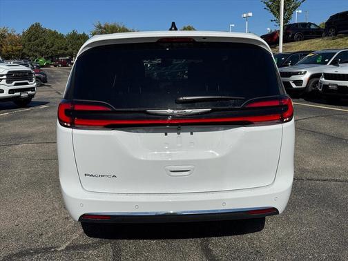 2026 Chrysler Pacifica L