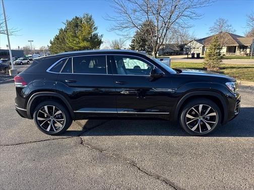 2025 Volkswagen Atlas Cross Sport 2.0T SEL Premium