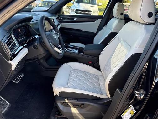 2025 Volkswagen Atlas Cross Sport 2.0T SEL Premium