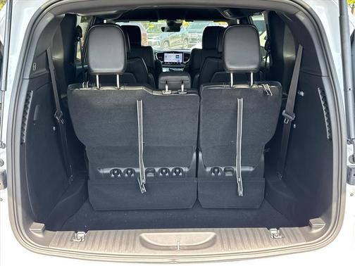 2026 Chrysler Voyager LX