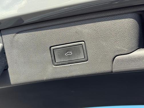 2023 Volkswagen Atlas Cross Sport 3.6L V6 SEL Premium R-Line