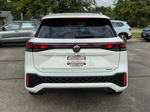 2025 Volkswagen Tiguan 2.0T SEL R-Line 4MOTION
