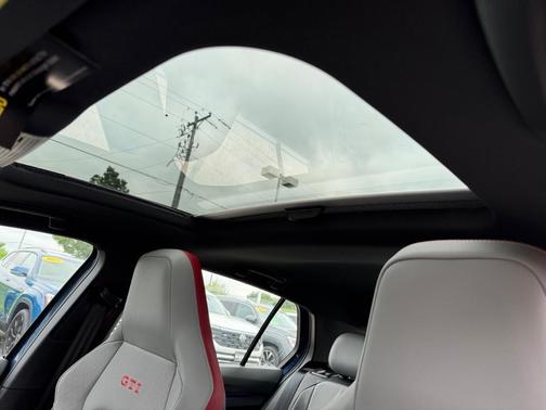 2025 Volkswagen Golf GTI 2.0T S DSG