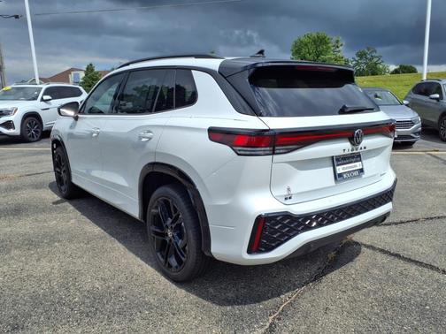 2025 Volkswagen Tiguan 2.0T SE R-Line Black 4MOTION