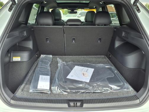 2025 Volkswagen Tiguan 2.0T SE R-Line Black 4MOTION