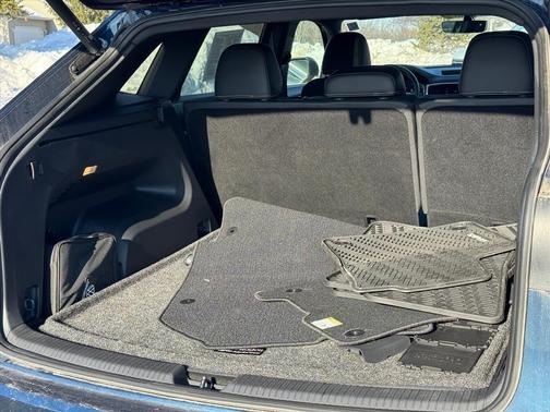 2023 Volkswagen Atlas Cross Sport 2.0T SE w/Technology 4MOTION