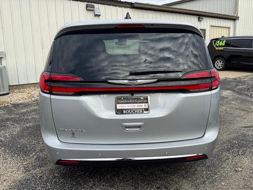 2026 Chrysler Pacifica L