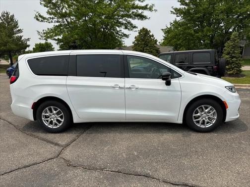 2025 Chrysler Pacifica L