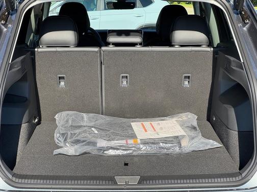 2025 Volkswagen Tiguan 2.0T SE 4MOTION