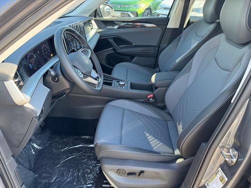 2025 Volkswagen Tiguan 2.0T SE 4MOTION