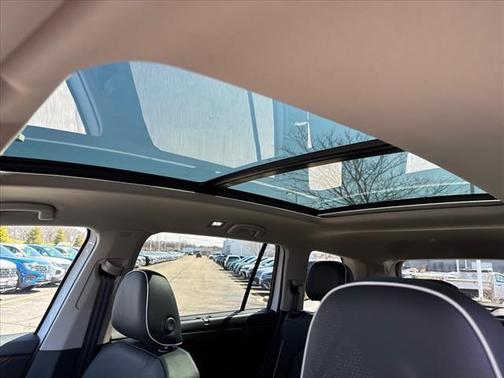 2025 Volkswagen Atlas 2.0T SEL Premium R-Line 4MOTION