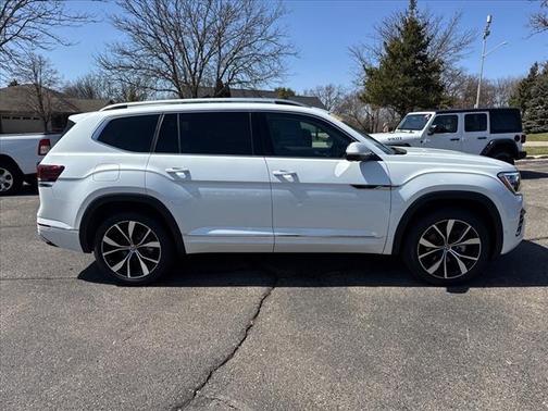 2025 Volkswagen Atlas 2.0T SEL Premium R-Line 4MOTION
