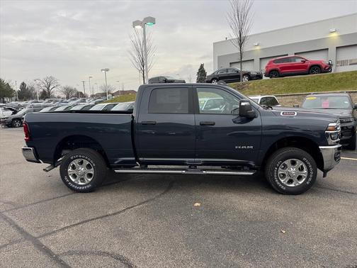 2025 RAM 2500 Big Horn Crew Cab 4x4 6'4' Box