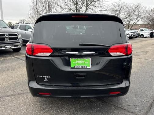 2022 Chrysler Voyager LX