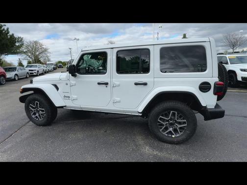 2024 Jeep Wrangler 4-Door Sahara 4x4
