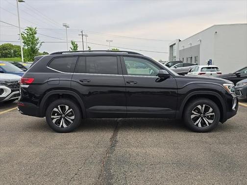 2025 Volkswagen Atlas 2.0T SE