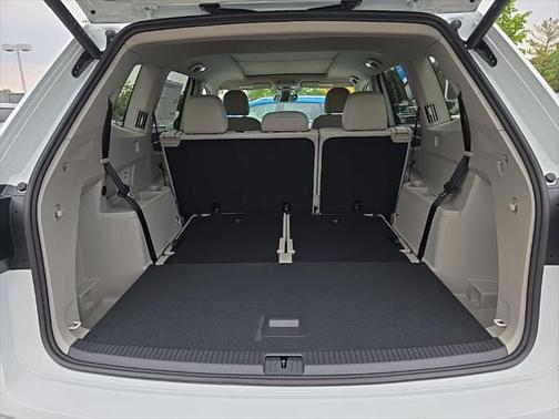 2025 Volkswagen Atlas 2.0T SE w/Technology 4MOTION