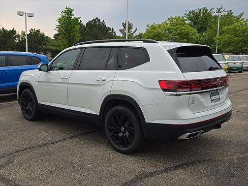 2025 Volkswagen Atlas 2.0T SE w/Technology 4MOTION