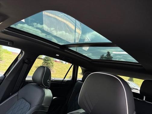 2025 Volkswagen Atlas Cross Sport 2.0T SEL Premium