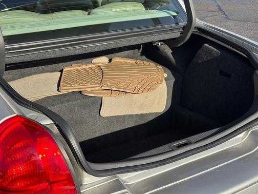 2004 Lincoln Town Car Signature