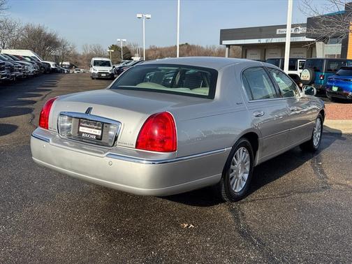 2004 Lincoln Town Car Signature