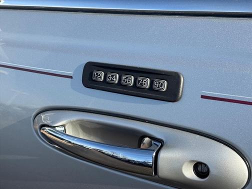 2004 Lincoln Town Car Signature