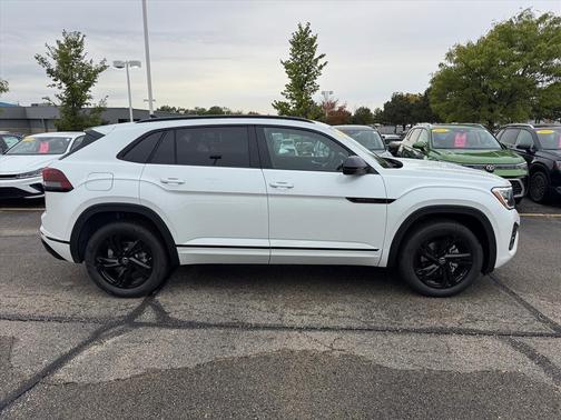2026 Volkswagen Atlas Cross Sport 2.0T SEL