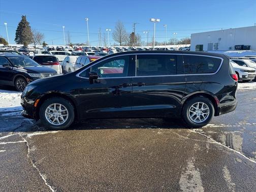 2026 Chrysler Voyager LX