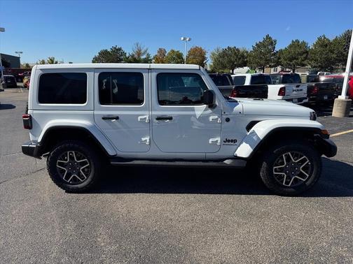 2025 Jeep Wrangler 4-Door Sahara 4x4