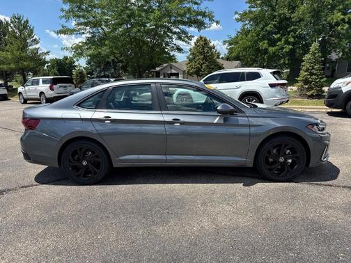 2025 Volkswagen Jetta 1.5T SE