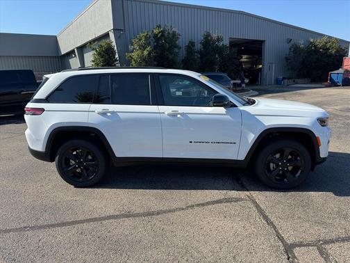 2025 Jeep Grand Cherokee Altitude