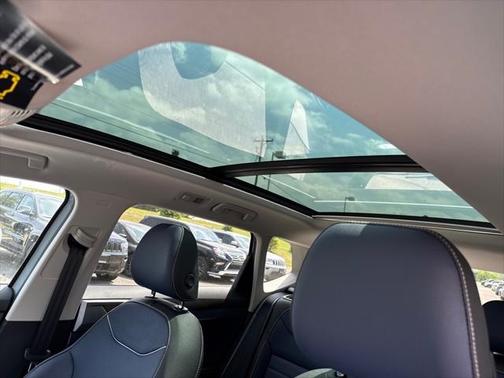 2025 Volkswagen Taos 1.5T SEL