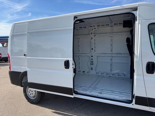 2026 RAM ProMaster 2500 Tradesman