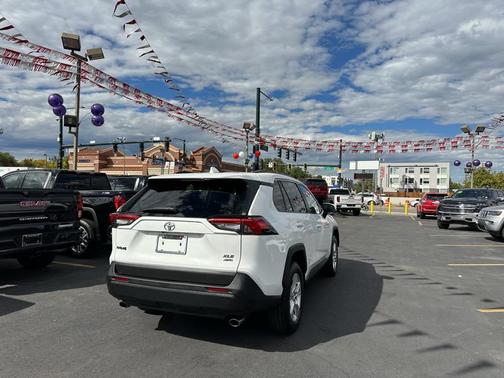 2021 Toyota RAV4 XLE