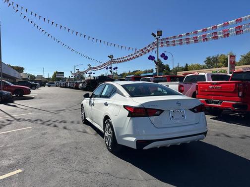 2022 Nissan Altima 2.5 S Sedan