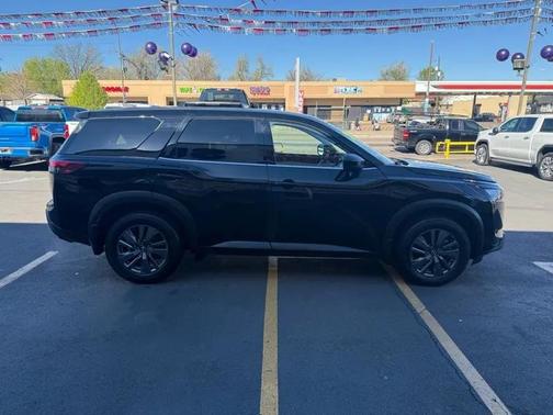 BLACK 2024 Nissan Pathfinder S 4WD