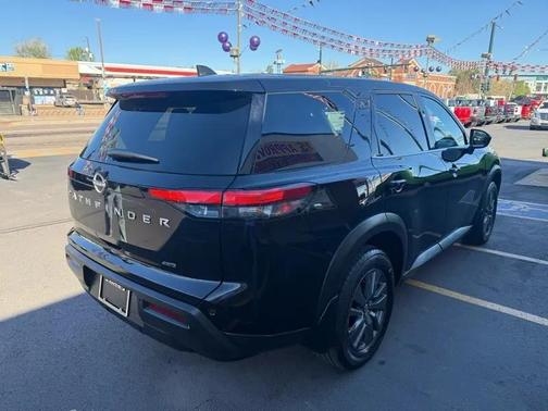 BLACK 2024 Nissan Pathfinder S 4WD