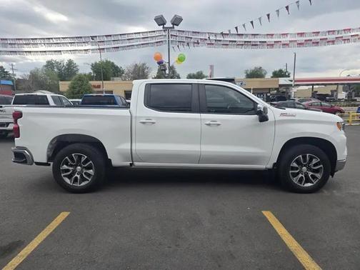 WHITE 2024 Chevrolet Silverado 1500 LT