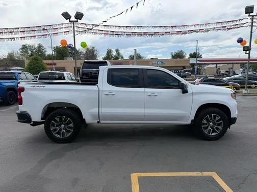 WHITE 2024 Chevrolet Silverado 1500 LT